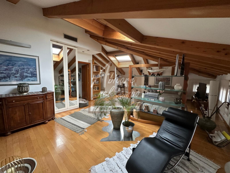 CITTADELLA (PD) - Zona Borgo Padova

In nostra esclusiva proponiamo in vendita un raffinato attic...