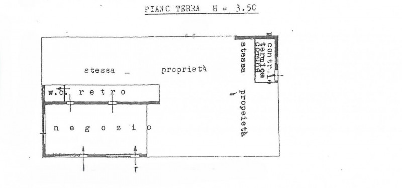 A Caselle di Selvazzano su frequentata via centrale vendiamo negozio in posizione molto visibile....