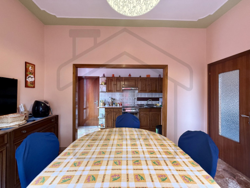 ABANO TERME - Nel cuore del quartiere San Lorenzo, una delle zone più ricercate e comode di Abano...