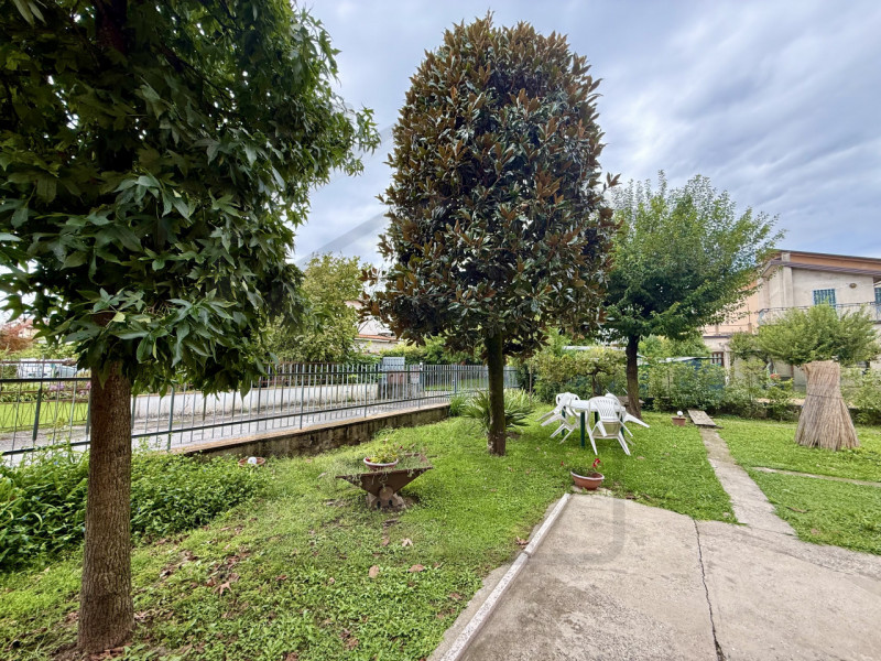 ABANO TERME - Nel cuore del quartiere San Lorenzo, una delle zone più ricercate e comode di Abano...