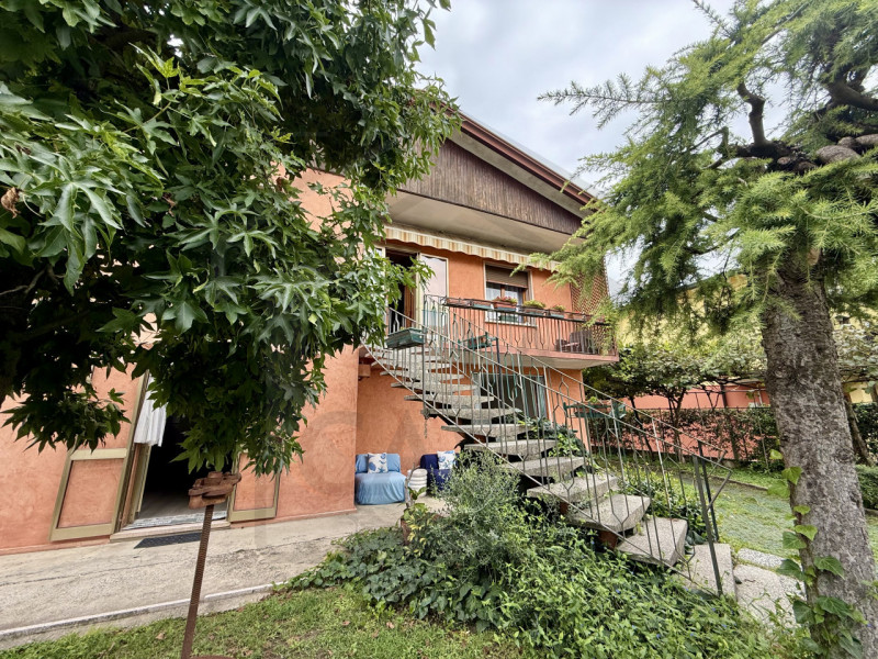 ABANO TERME - Nel cuore del quartiere San Lorenzo, una delle zone più ricercate e comode di Abano...