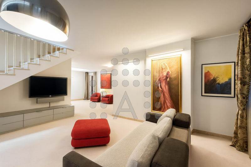 PORZIONE DI BIFAMILIARE INDIPENDENTE – 230 m² – GIARDINO, VERANDA/PALESTRA, SPA PRIVATA – ULTIMAT...