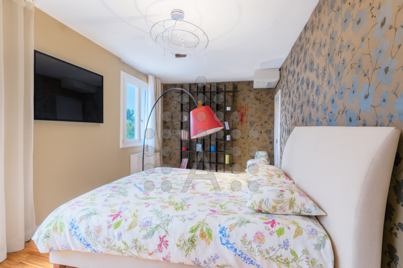 PORZIONE DI BIFAMILIARE INDIPENDENTE – 230 m² – GIARDINO, VERANDA/PALESTRA, SPA PRIVATA – ULTIMAT...