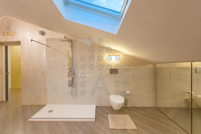 PORZIONE DI BIFAMILIARE INDIPENDENTE – 230 m² – GIARDINO, VERANDA/PALESTRA, SPA PRIVATA – ULTIMAT...