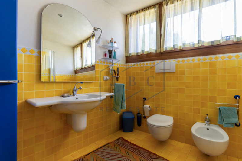 Eleganza e design, villa pronta per essere abitata.

In una delle vie più prestigiose e tranquill...