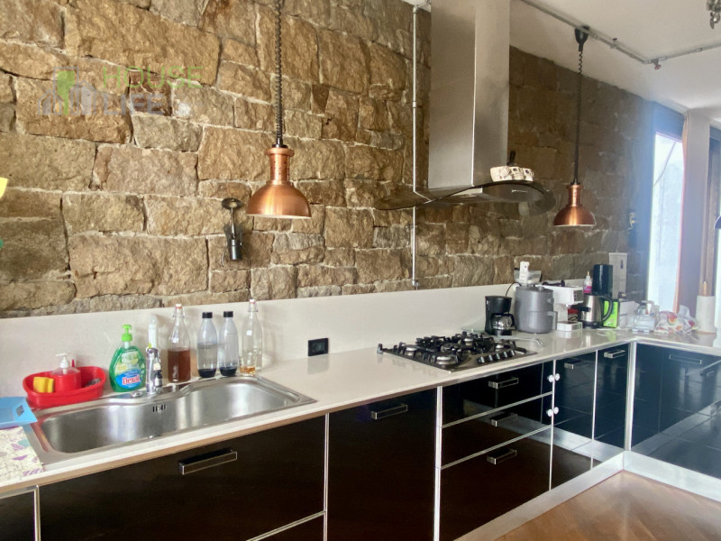 PIOVENE ROCCHETTE: elegante APPARTAMENTO di circa 300 mq disposti su unico piano e inserito in vi...