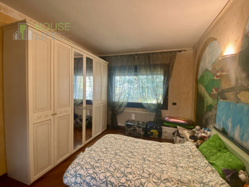 PIOVENE ROCCHETTE: elegante APPARTAMENTO di circa 300 mq disposti su unico piano e inserito in vi...