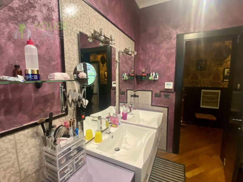 PIOVENE ROCCHETTE: elegante APPARTAMENTO di circa 300 mq disposti su unico piano e inserito in vi...