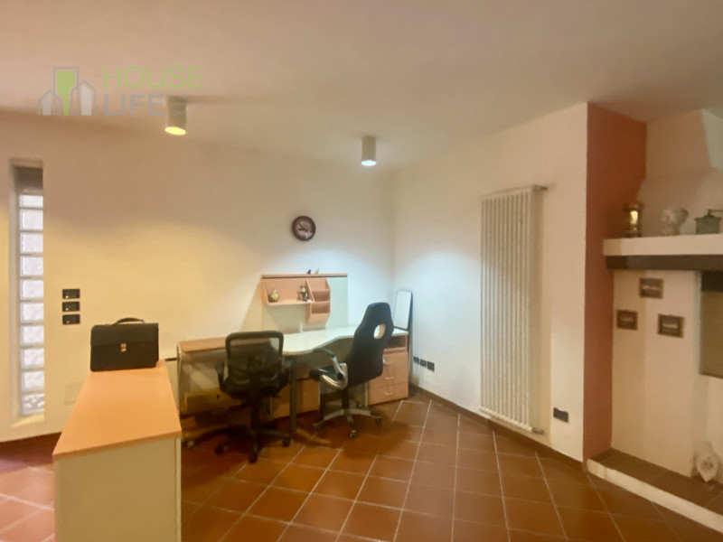 PIOVENE ROCCHETTE: In zona comoda al centro, proponiamo APPARTAMENTO in VILLA al piano terra con ...