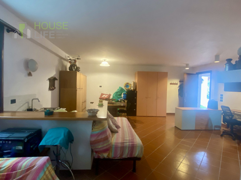 PIOVENE ROCCHETTE: In zona comoda al centro, proponiamo APPARTAMENTO in VILLA al piano terra con ...