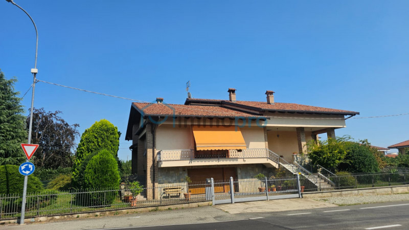 Ville e Villette in Vendita a Salassa