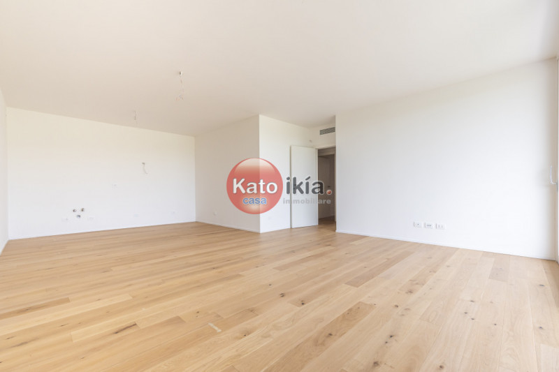 In zona Biron, proponiamo in vendita un moderno appartamento tricamere nuovo caratterizzato da co...