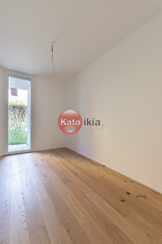 In zona Biron, proponiamo in vendita un moderno appartamento tricamere nuovo caratterizzato da co...