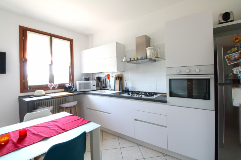 SALBORO: situato in residence di recente costruzione, appartamento su due livelli dotato di garag...