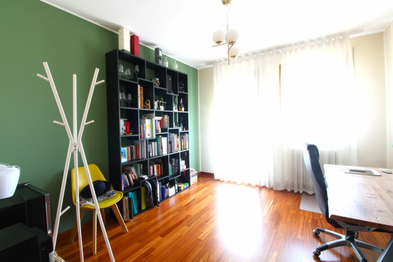 SALBORO: situato in residence di recente costruzione, appartamento su due livelli dotato di garag...