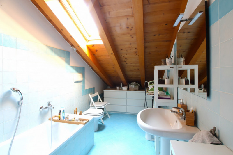 SALBORO: situato in residence di recente costruzione, appartamento su due livelli dotato di garag...