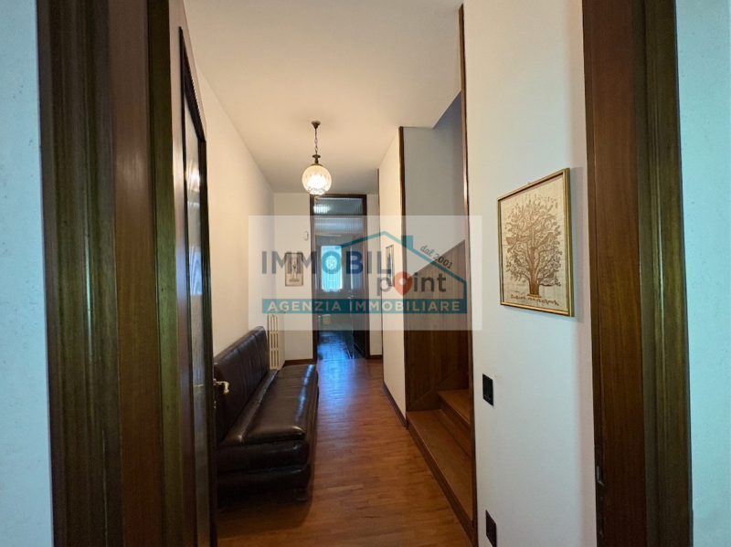 All'interno del quartiere residenziale di Feriole di Abano Terme, vi presentiamo una straordinari...