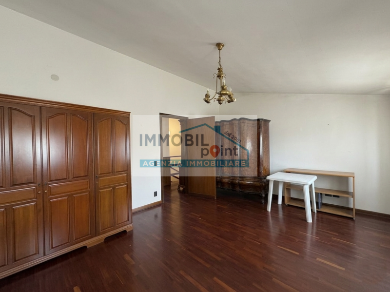 All'interno del quartiere residenziale di Feriole di Abano Terme, vi presentiamo una straordinari...