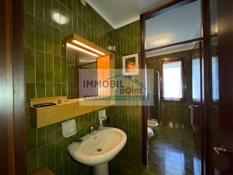 All'interno del quartiere residenziale di Feriole di Abano Terme, vi presentiamo una straordinari...