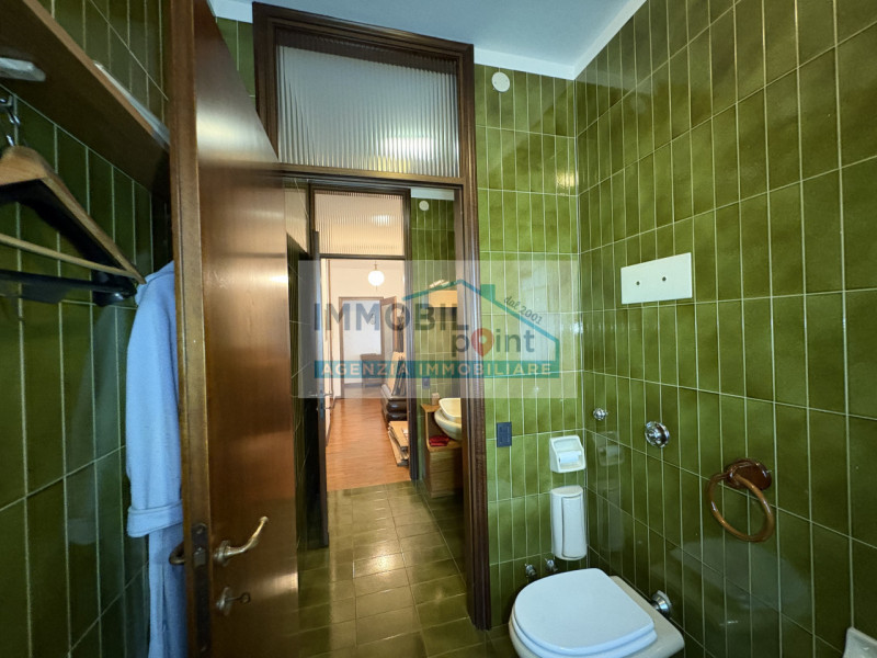 All'interno del quartiere residenziale di Feriole di Abano Terme, vi presentiamo una straordinari...