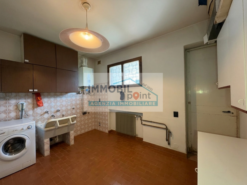 All'interno del quartiere residenziale di Feriole di Abano Terme, vi presentiamo una straordinari...