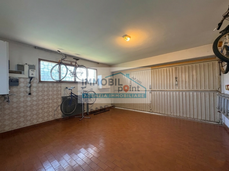 All'interno del quartiere residenziale di Feriole di Abano Terme, vi presentiamo una straordinari...