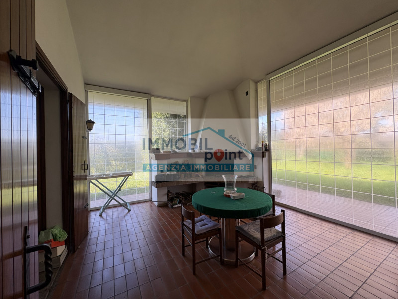 All'interno del quartiere residenziale di Feriole di Abano Terme, vi presentiamo una straordinari...