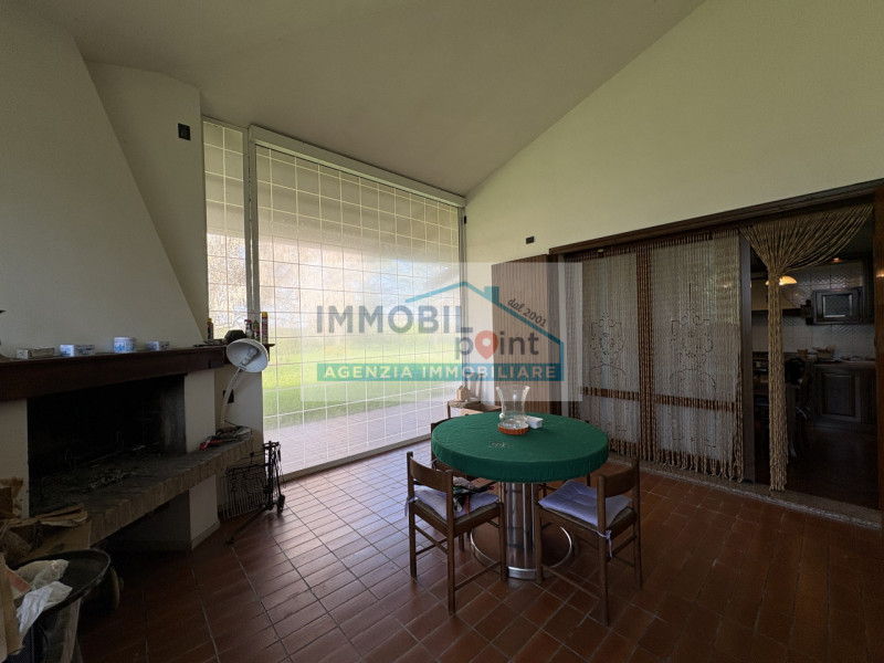 All'interno del quartiere residenziale di Feriole di Abano Terme, vi presentiamo una straordinari...