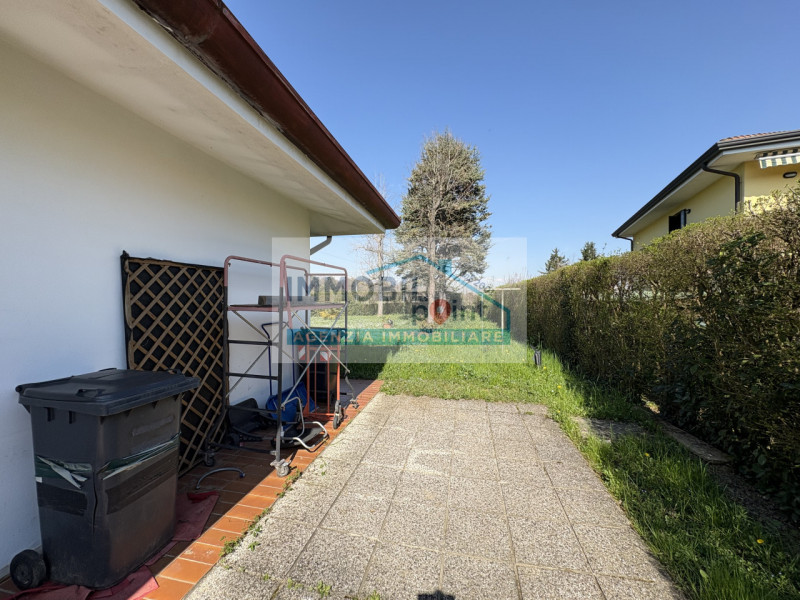 All'interno del quartiere residenziale di Feriole di Abano Terme, vi presentiamo una straordinari...