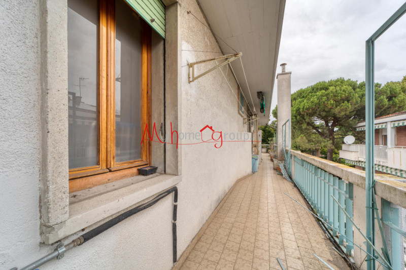 FACCIOLATI: Attico al terzo ed ultimo piano con ascensore, dagli ampi spazi abitativi, si compone...