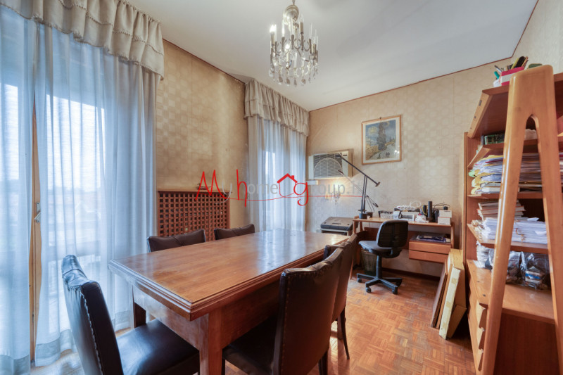 FACCIOLATI: Attico al terzo ed ultimo piano con ascensore, dagli ampi spazi abitativi, si compone...