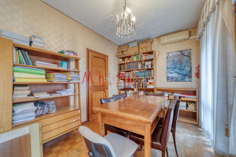 FACCIOLATI: Attico al terzo ed ultimo piano con ascensore, dagli ampi spazi abitativi, si compone...