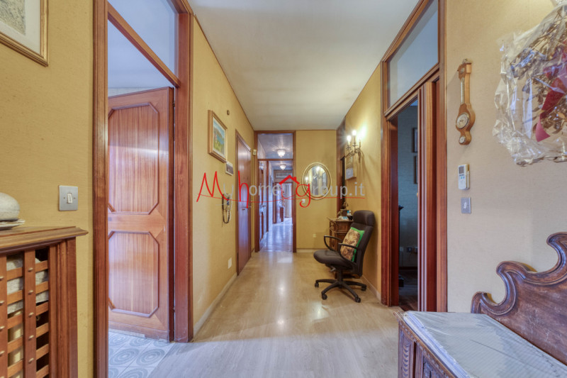 FACCIOLATI: Attico al terzo ed ultimo piano con ascensore, dagli ampi spazi abitativi, si compone...