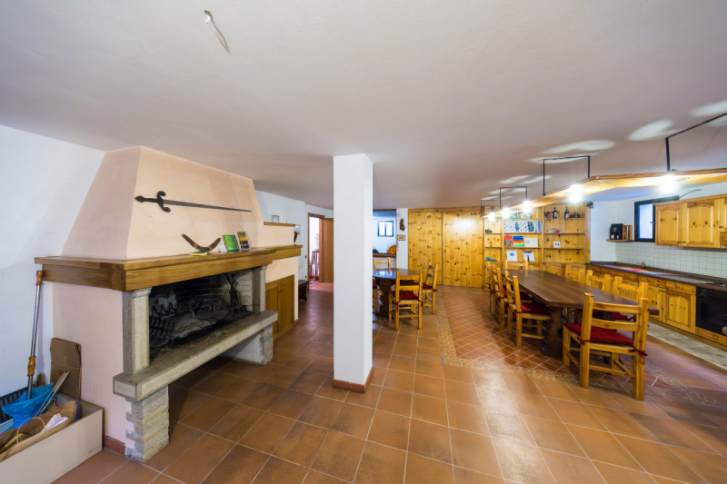 A Cinto Euganeo, proponiamo in vendita spettacolare casa singola, situata in una meravigliosa pos...