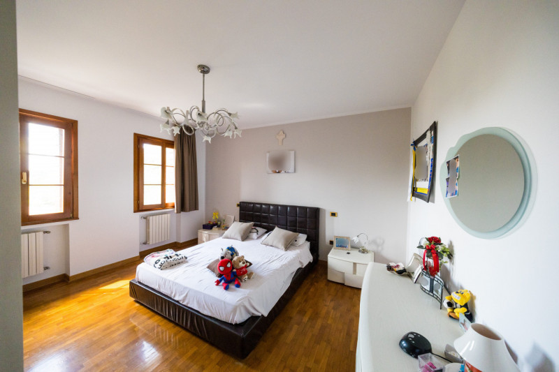 A Cinto Euganeo, proponiamo in vendita spettacolare casa singola, situata in una meravigliosa pos...