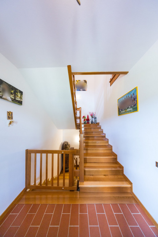 A Cinto Euganeo, proponiamo in vendita spettacolare casa singola, situata in una meravigliosa pos...