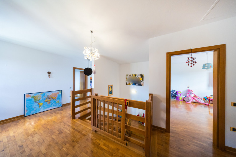 A Cinto Euganeo, proponiamo in vendita spettacolare casa singola, situata in una meravigliosa pos...