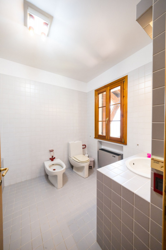 A Cinto Euganeo, proponiamo in vendita spettacolare casa singola, situata in una meravigliosa pos...