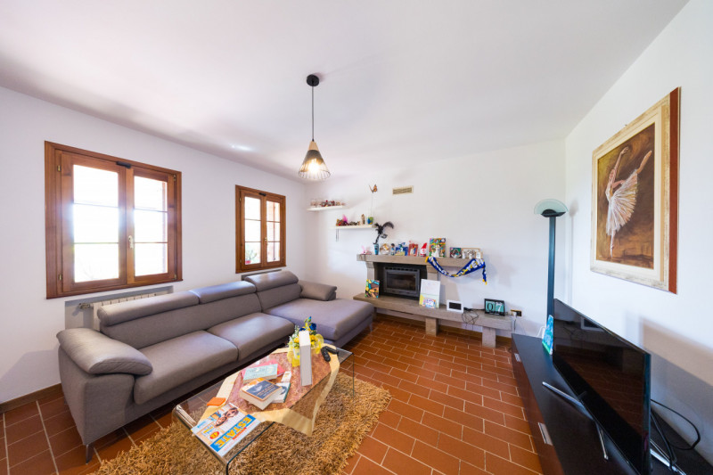 A Cinto Euganeo, proponiamo in vendita spettacolare casa singola, situata in una meravigliosa pos...