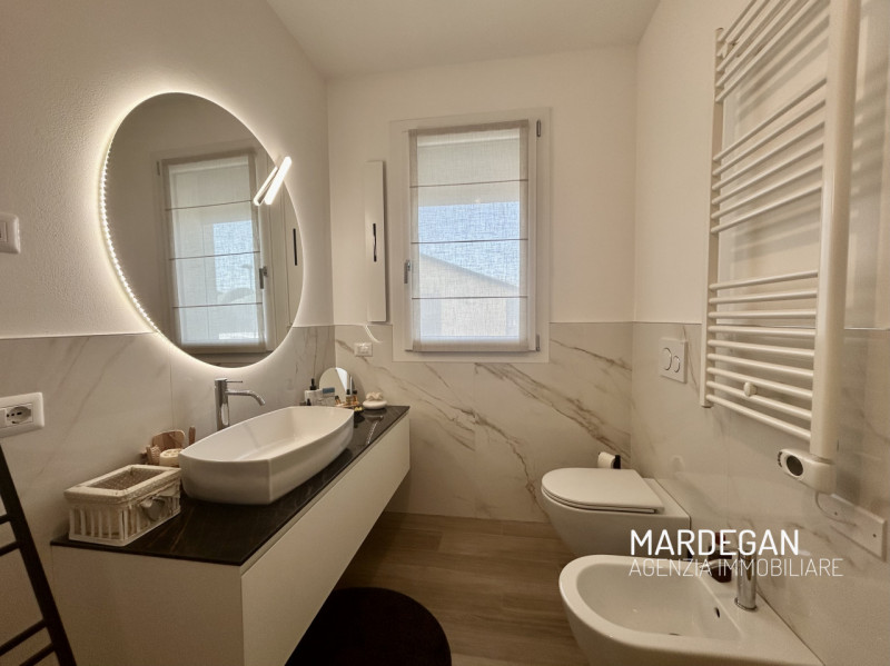 NOSTRA ESCLUSIVA!
Vi proponiamo uno splendido appartamento a Cittadella, costruito nel 2022 e con...