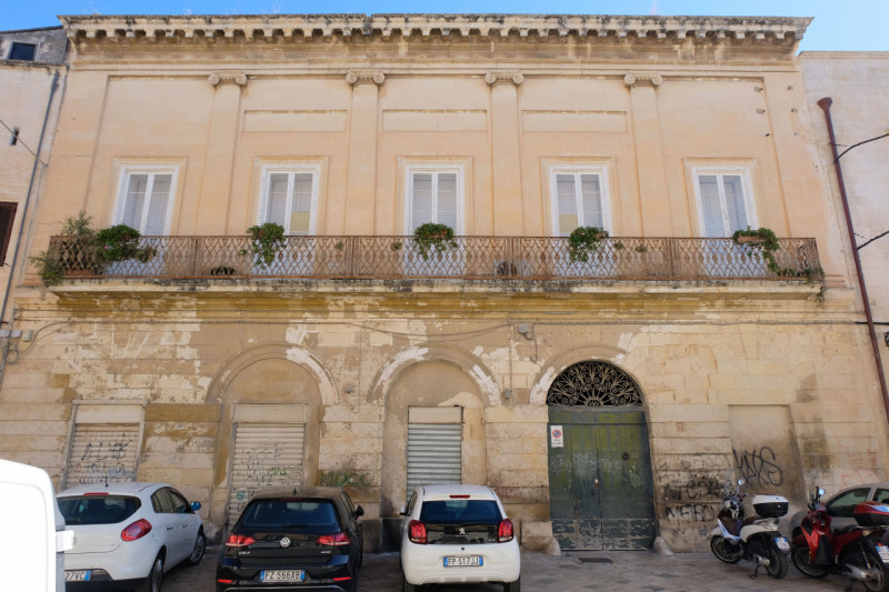 Lecce Vendita Palazzo