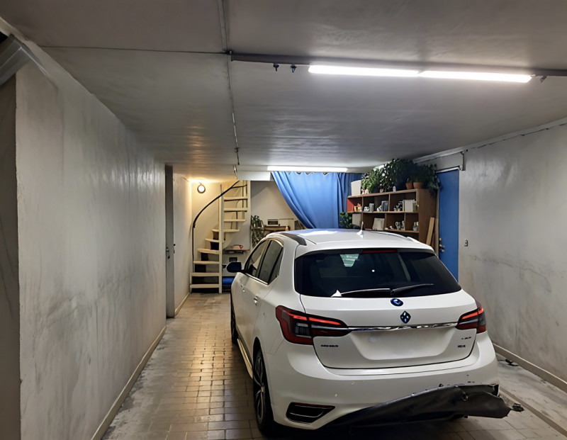 (Per INFO Fabrizio 3337743912) A SAN VITO di VALDOBBIADENE, in una zona tranquilla e circondata d...