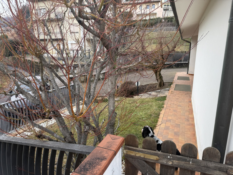 (Per INFO Fabrizio 3337743912) A SAN VITO di VALDOBBIADENE, in una zona tranquilla e circondata d...