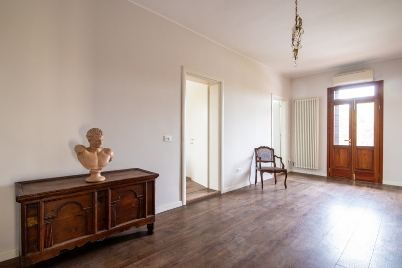 Vigonza nella tranquilla frazione di Codiverno, proponiamo in vendita una bella casa singola terr...