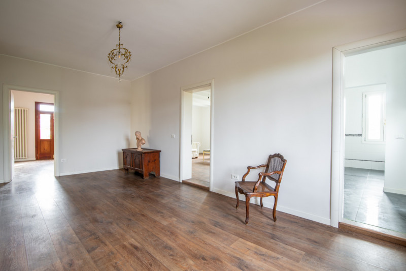 Vigonza nella tranquilla frazione di Codiverno, proponiamo in vendita una bella casa singola terr...