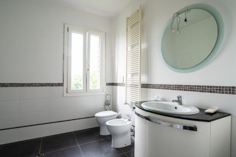 Vigonza nella tranquilla frazione di Codiverno, proponiamo in vendita una bella casa singola terr...