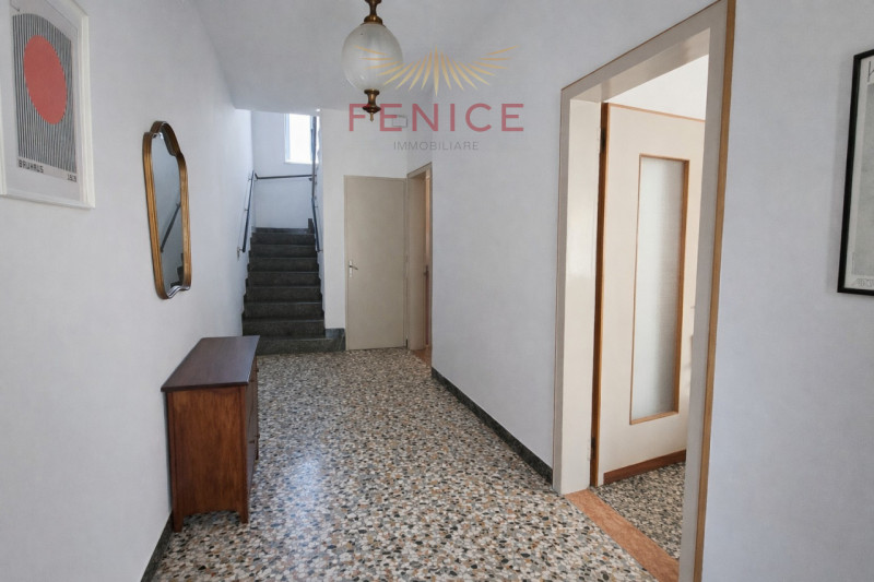 Proponiamo in vendita una rara opportunità: bifamiliare di 120mq situata nella ricercata zona res...