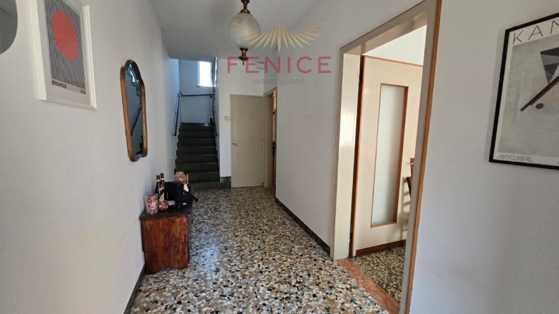 Proponiamo in vendita una rara opportunità: bifamiliare di 120mq situata nella ricercata zona res...