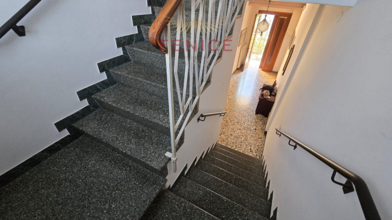 Proponiamo in vendita una rara opportunità: bifamiliare di 120mq situata nella ricercata zona res...