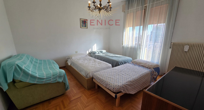 Proponiamo in vendita una rara opportunità: bifamiliare di 120mq situata nella ricercata zona res...